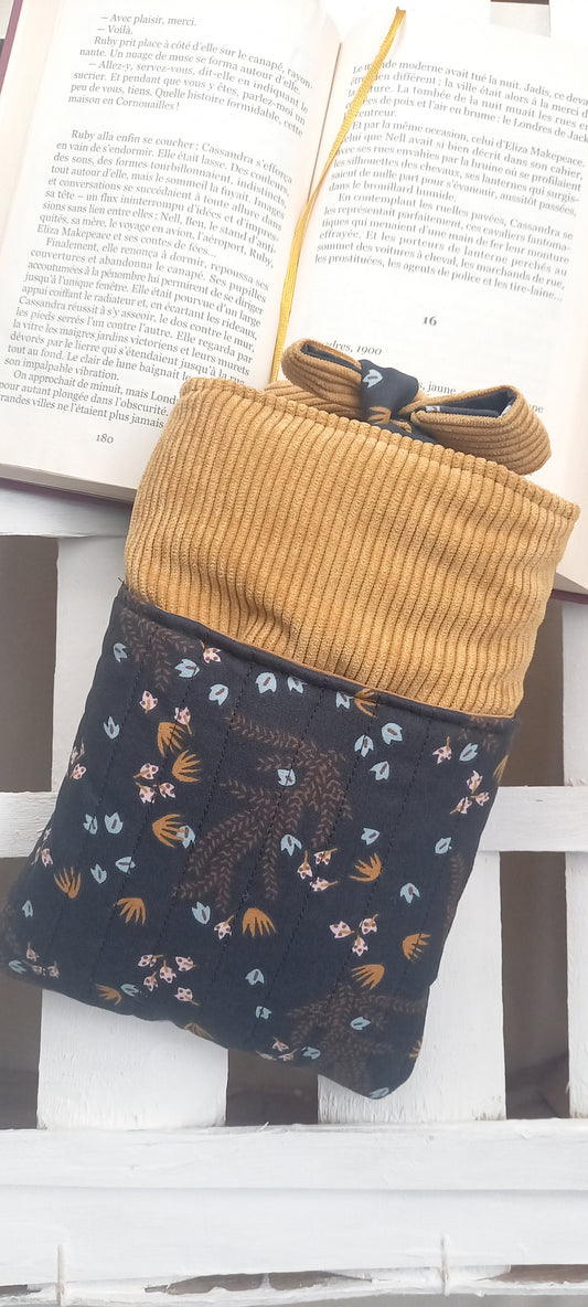 POCHETTE ENTIEREMENT MATELASSEE POUR LIVRE PETIT FORMAT