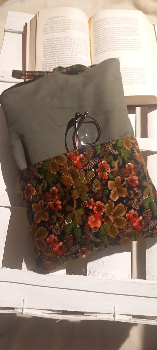 POCHETTE MATELASSEE POUR LIVRE GRAND FORMAT